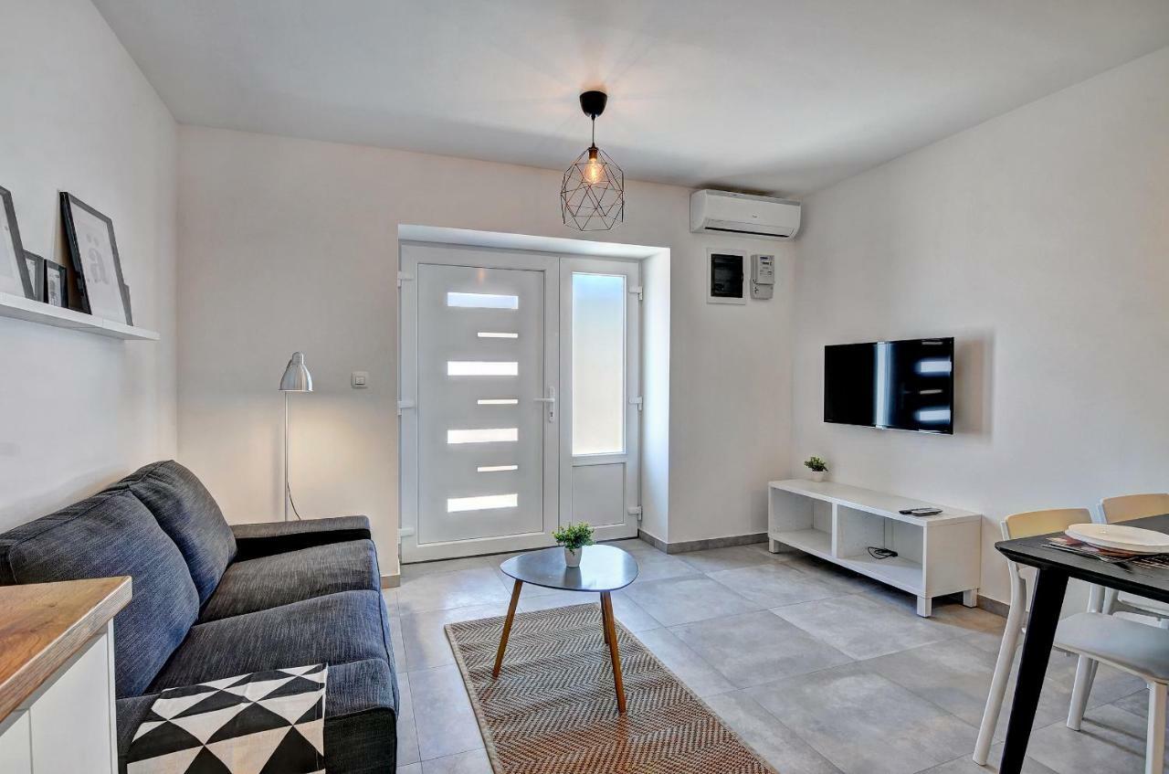 Apartman M Lejlighed Pula Eksteriør billede