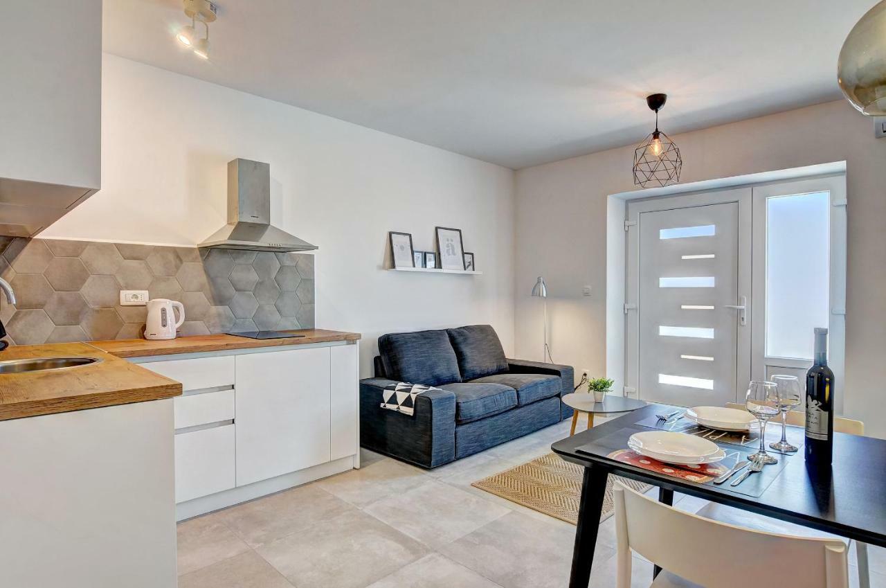 Apartman M Lejlighed Pula Eksteriør billede
